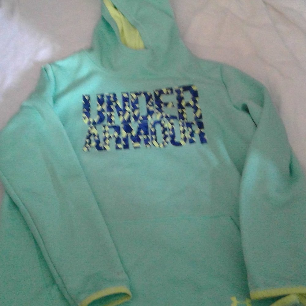 Under Armor Girls youth xl